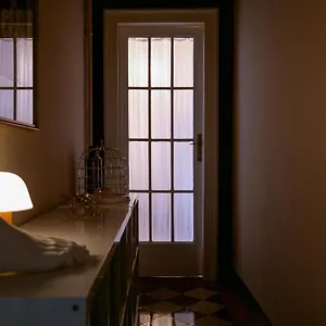 https://house-of-frames.it-lombardy.com