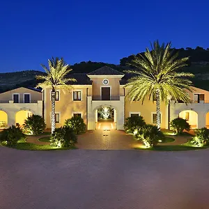 https://baglio-caruana-cantina-relais.sicilyhotelsitaly.net