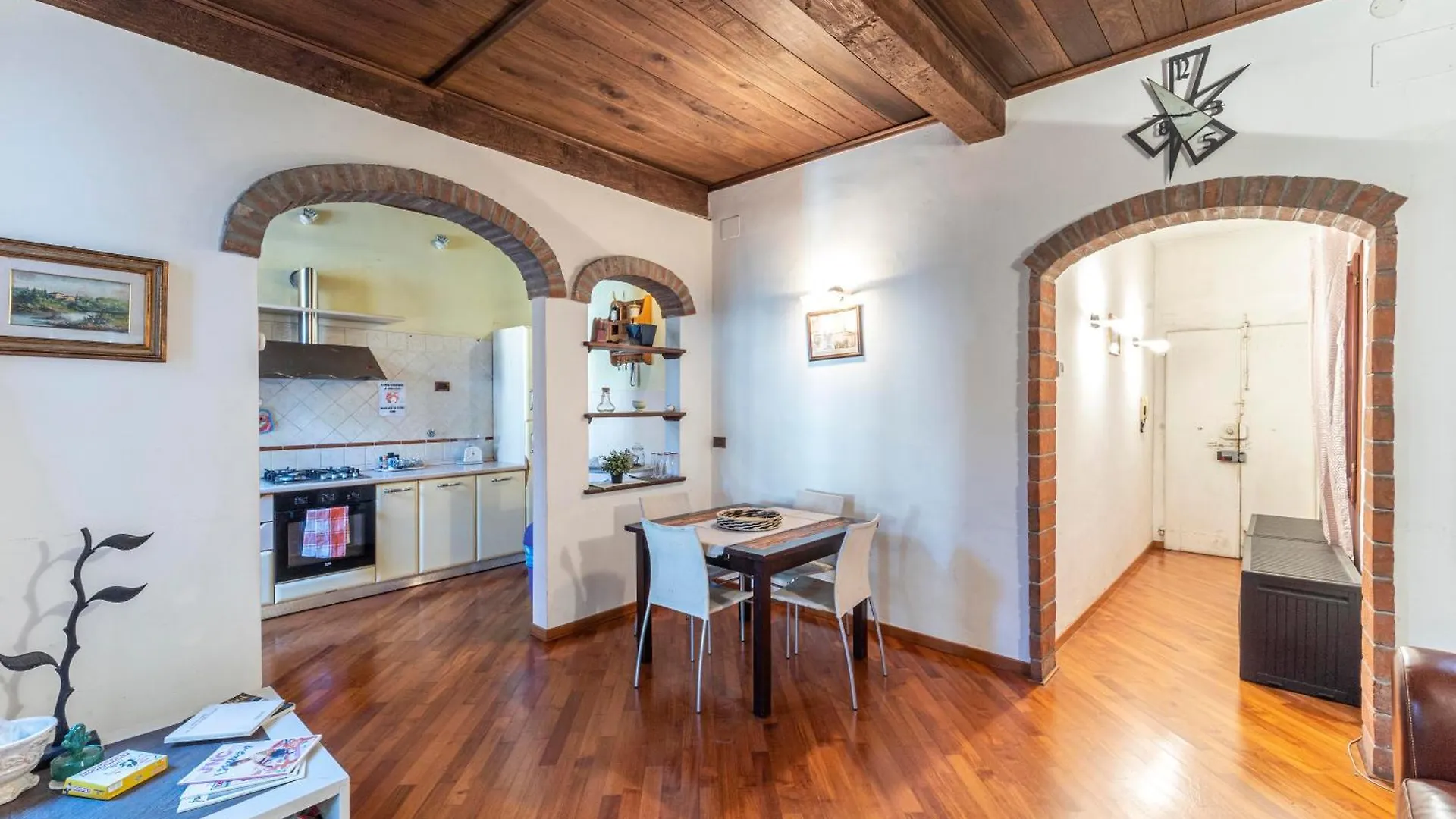 Tora Florence Apartment 0*,