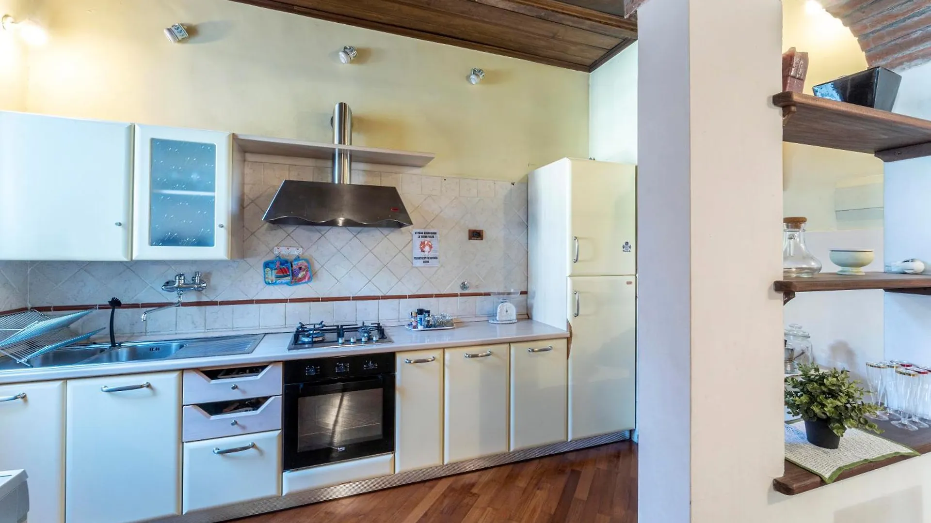 Tora Florence Apartment 0*,